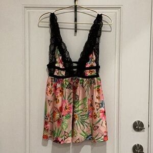 VICTORIA SECRET Floral Lace Trim slip lingerie dress- Black & Blush Pink